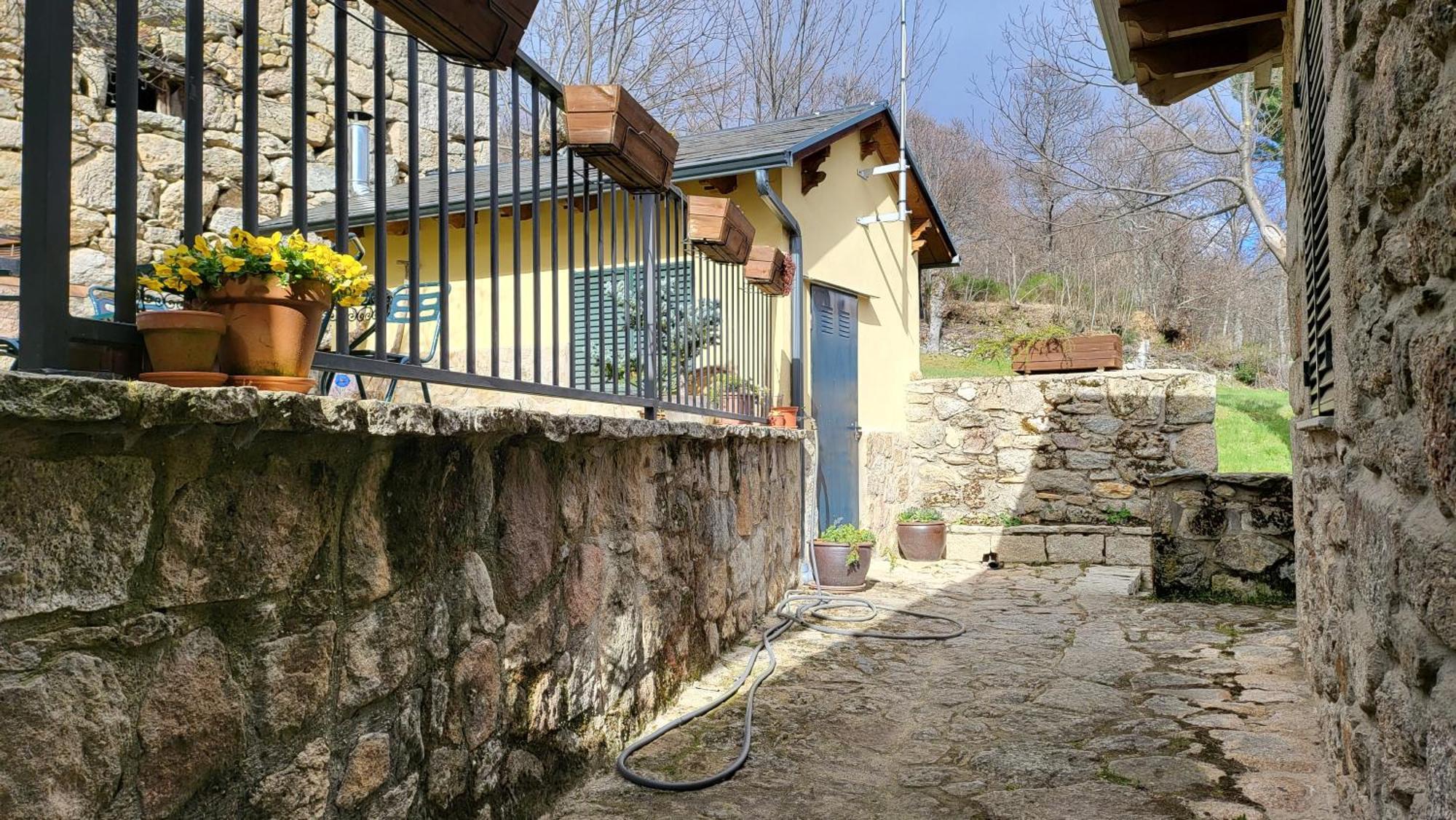 Sotillo de Sanabria Conjunto Entre Acebos 게스트하우스 외부 사진